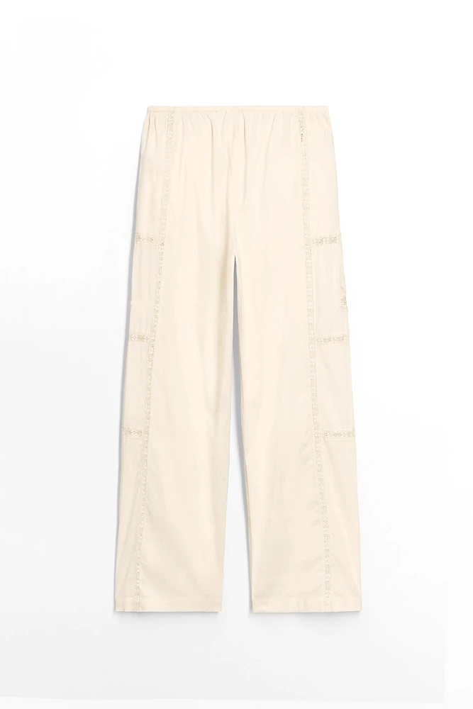 FLORAL EMBROIDERED LACE PANTS
