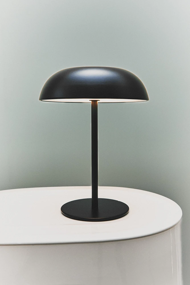 MONOCHROME TOUCH TABLE LAMP