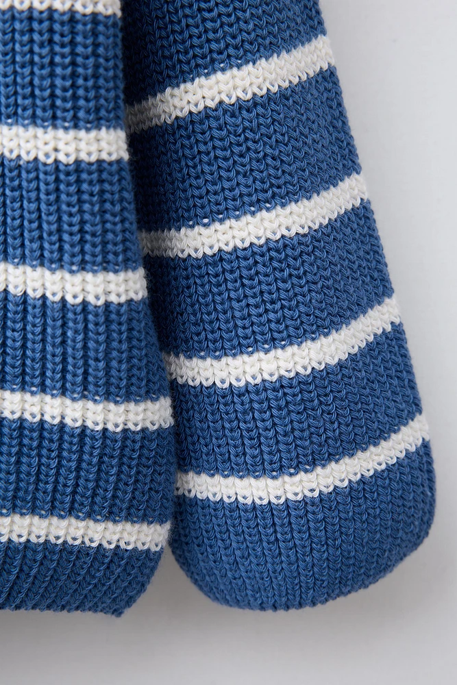 PULL EN MAILLE À RAYURES