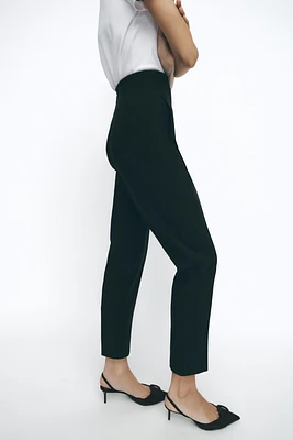 PANTS WITH A HIGH WAIST