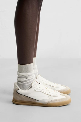 RETRO STYLE SNEAKERS