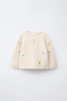 PULL EN MAILLE À MAILLES LINKS ET FLEURS BRODÉES