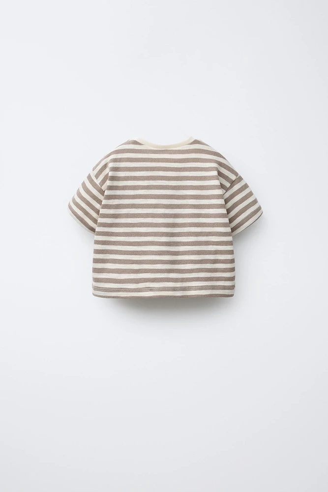 T-SHIRT RUSTIQUE À RAYURES TISSÉES