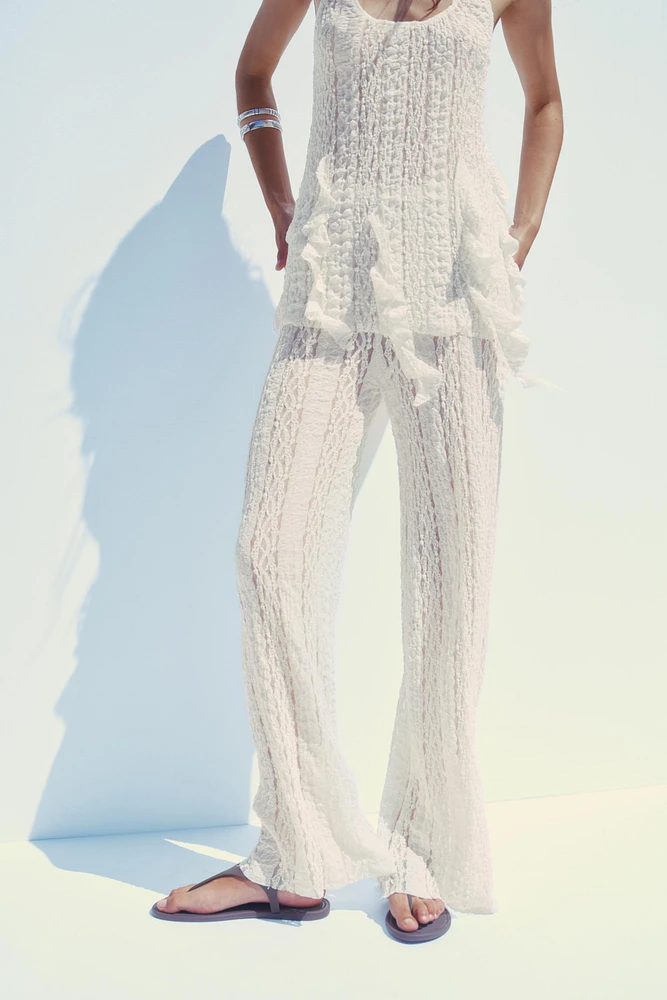 PANTALON TEXTURÉ DENTELLE