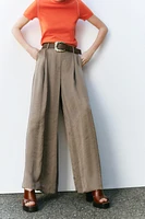 PANTALON LARGE SATINÉ AVEC CEINTURE
