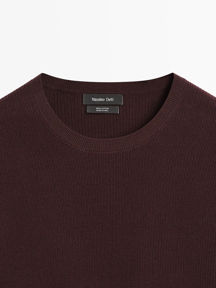 Textured knit short sleeve T-shirt