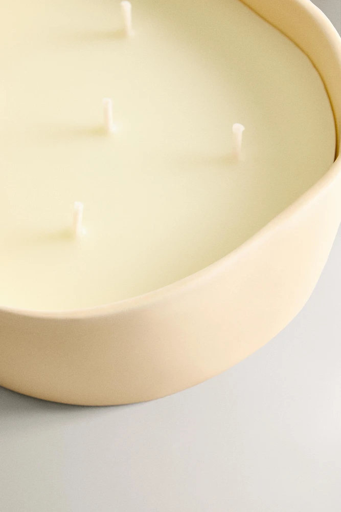 (540 G) BOUGIE PARFUMÉE WHITE PETALS