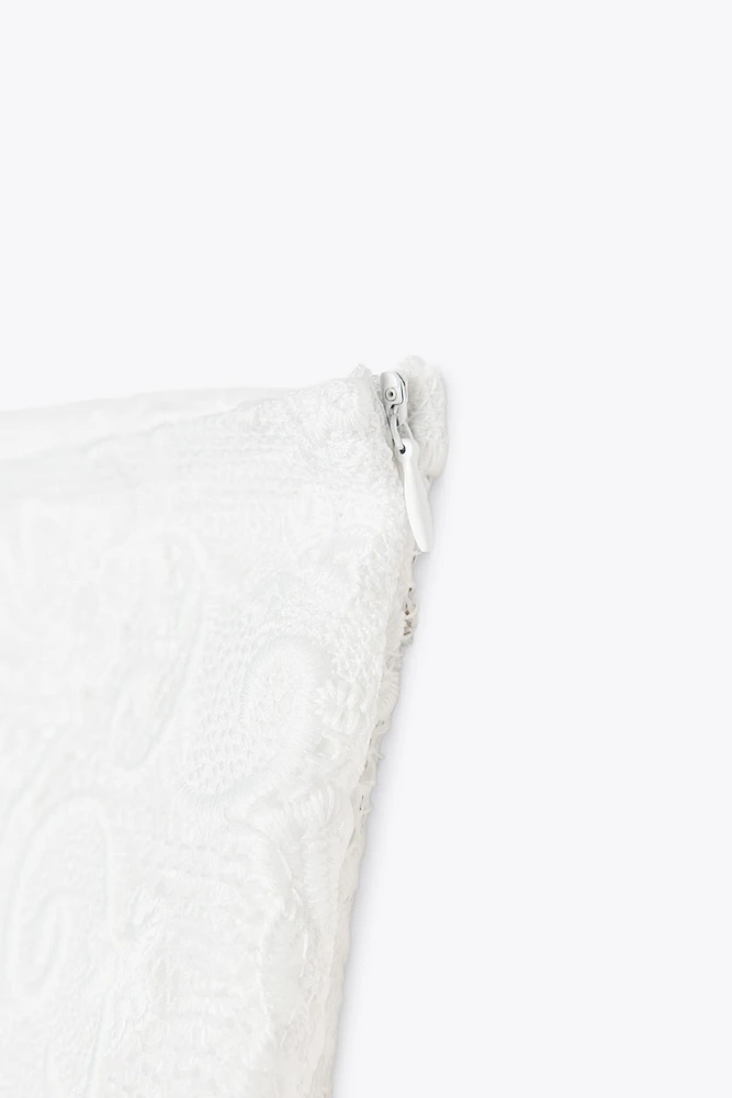 EMBROIDERED SHORTS