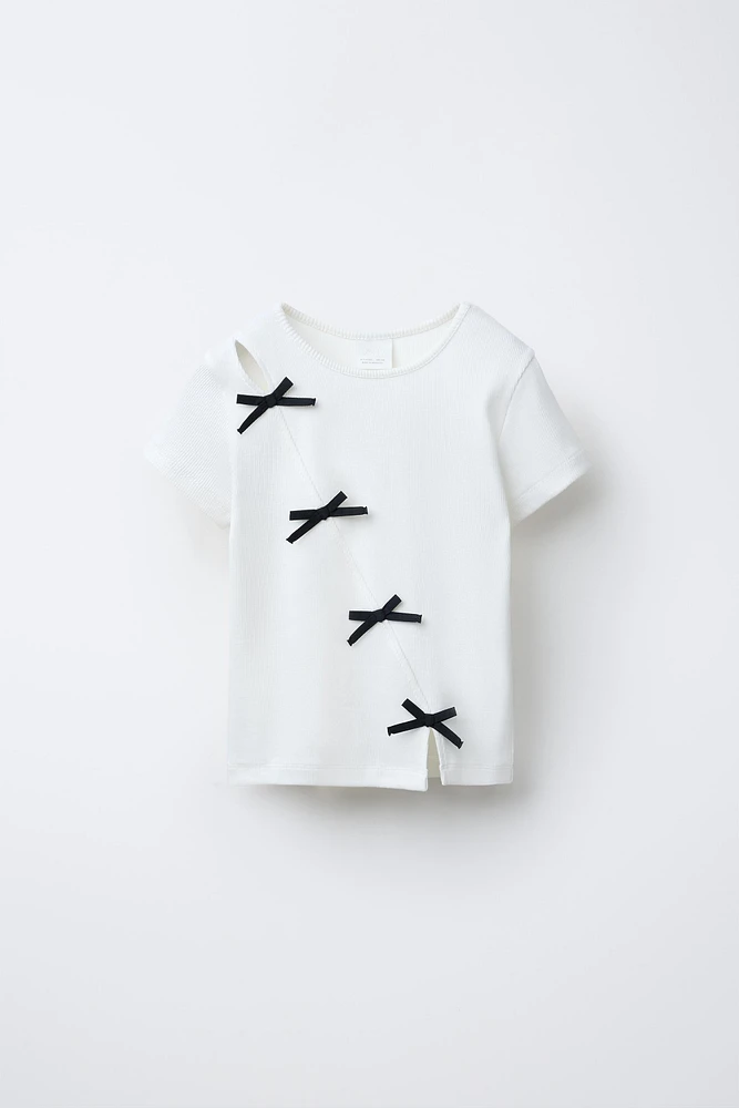 T-SHIRT CÔTELÉ À NŒUDS