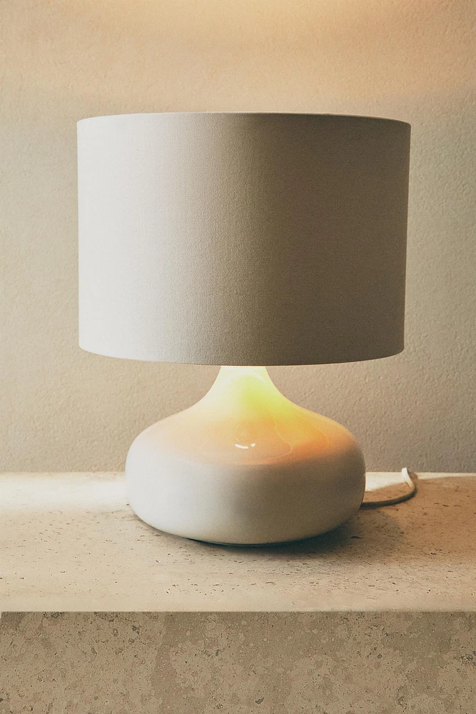 CERAMIC BASE TABLE LAMP