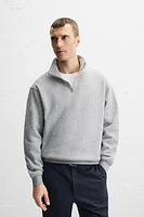 BASIC QUARTER ZIP SWEATSHIRT