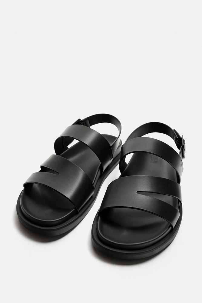 SANDALES À BRIDES