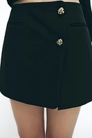 RAISED BUTTON SKORT