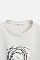 T-SHIRT AVEC PIÈCE EN MATIÈRES VARIÉES