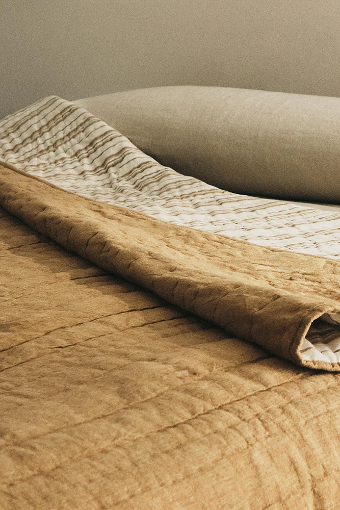 COTTON AND LINEN QUILT