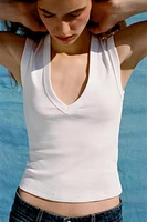 V-NECK TOP