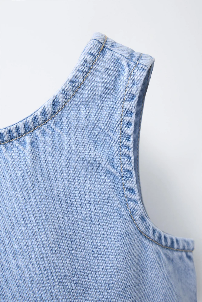 TOP EN DENIM À VOLANTS