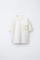 T-SHIRT À POCHE IMPRIMÉE