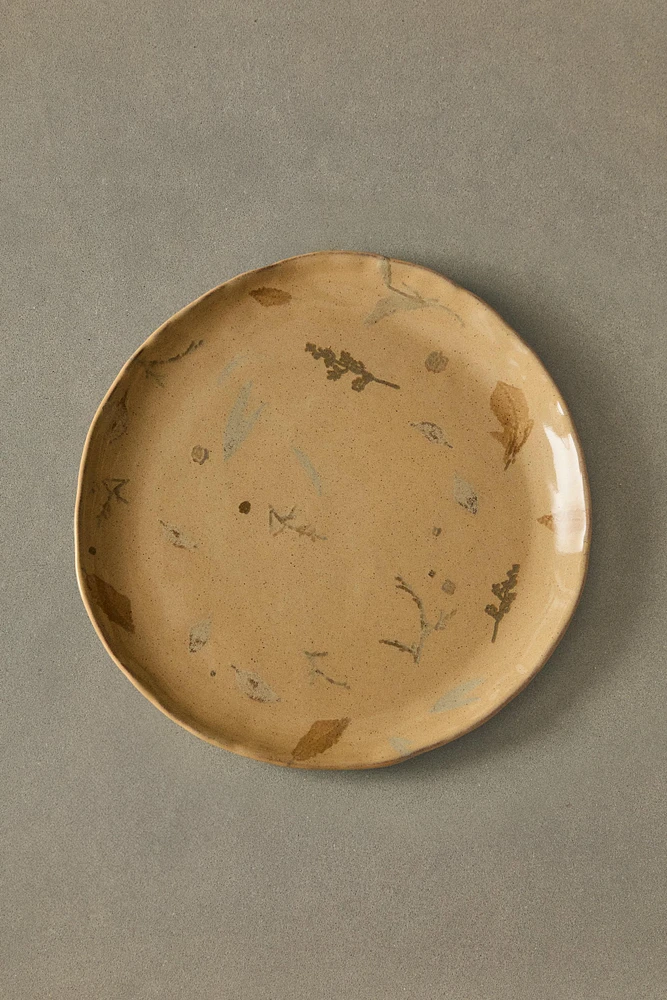 STONEWARE DINNER PLATE WITH DESIGNS