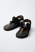 SANDALES DE BASKETS