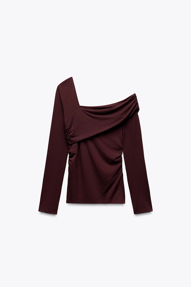 ASYMMETRIC NECKLINE TOP
