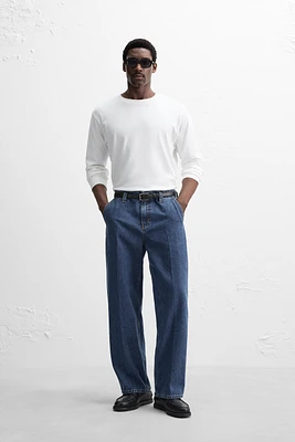 PLEATED STRAIGHT FIT JEANS