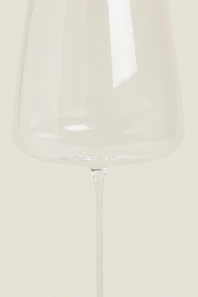 ULTRA LIGHTWEIGHT WINE GLASS