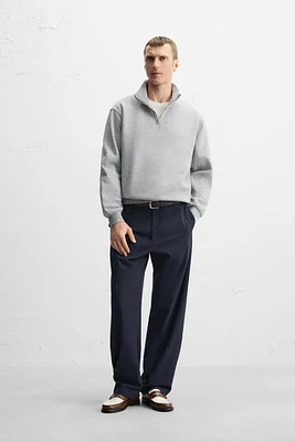 BASIC QUARTER ZIP SWEATSHIRT