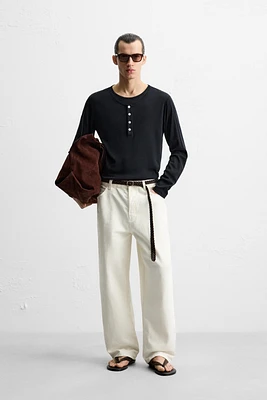 DOUBLE NECK BUTTON T-SHIRT