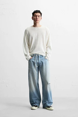 RIPPED BAGGY FIT JEANS
