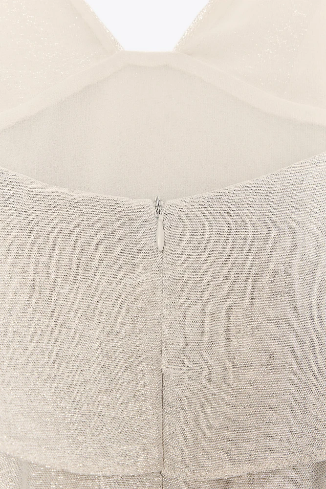 ROBE COURTE À VOLANTS