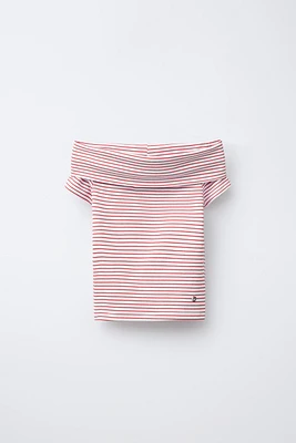 STRIPED OFF-THE-SHOULDER T-SHIRT