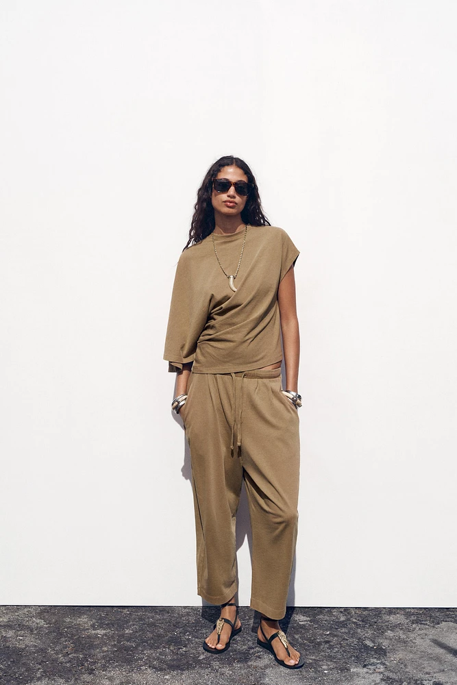 T-SHIRT ASYMÉTRIQUE DÉLAVÉ
