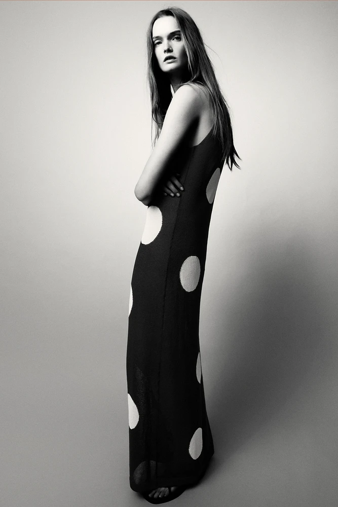 ROBE LONGUE EN MAILLE À POIS