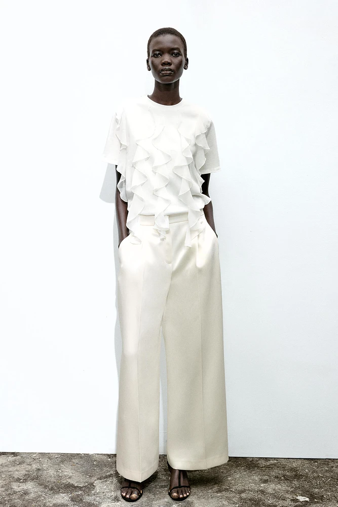 RUFFLE T-SHIRT