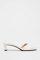 LOW HEELED LEATHER SANDALS