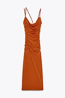 ROBE LONGUE DRAPÉE À PLIS