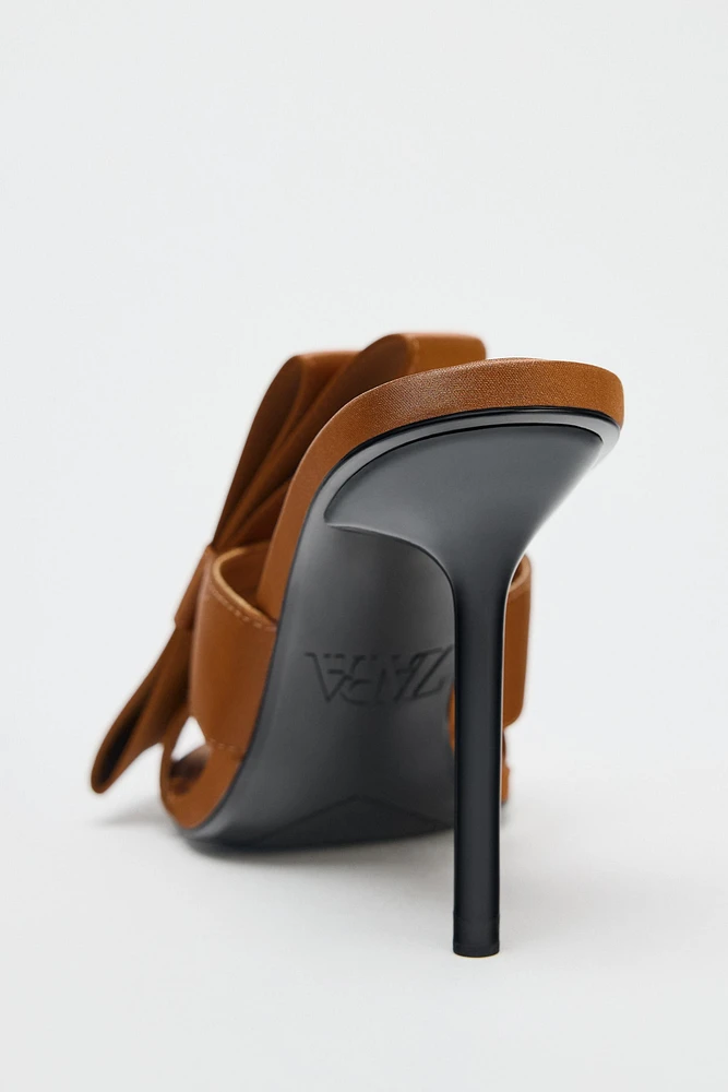 SANDALS WITH SIDE BOW