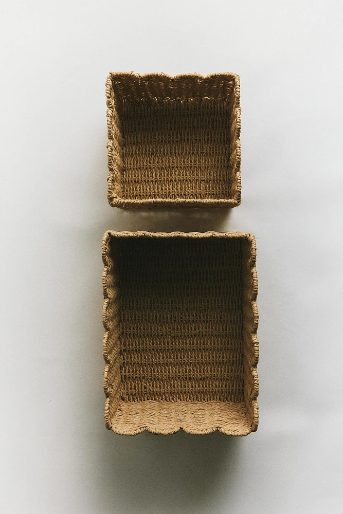 SCALLOPED BASKET