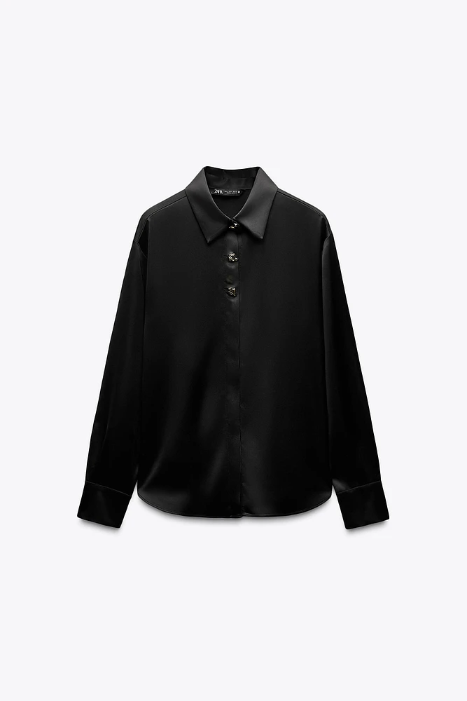 CHEMISE SATINÉE BOUTON DORÉ