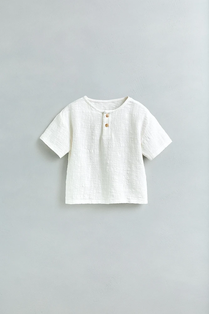 T-SHIRT COL TUNISIEN TEXTURE COMBINÉE