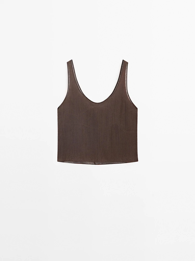 Lightweight top with ties