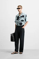 PANTALON COUPE DÉCONTRACTÉE À PLIS