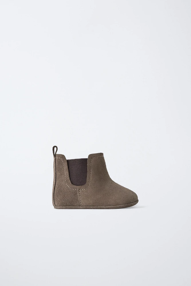 LEATHER CHELSEA BOOTS