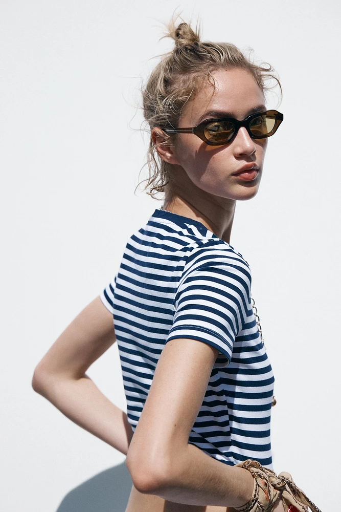 CROPPED STRETCH T-SHIRT