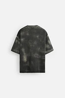 T-SHIRT EN MAILLE À IMPRIMÉ DÉLAVÉ