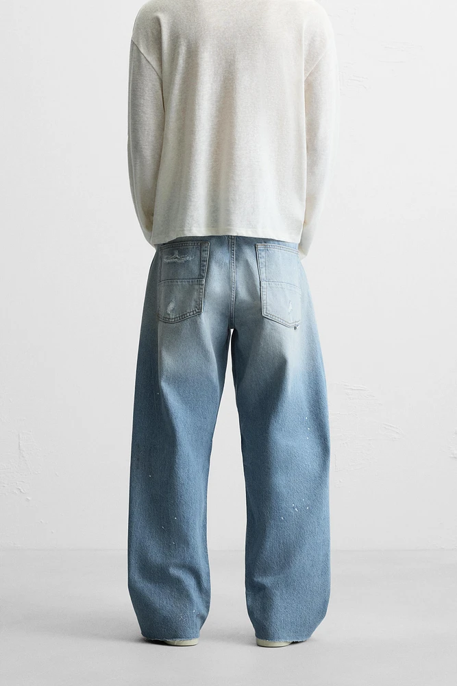 RIPPED BAGGY FIT JEANS