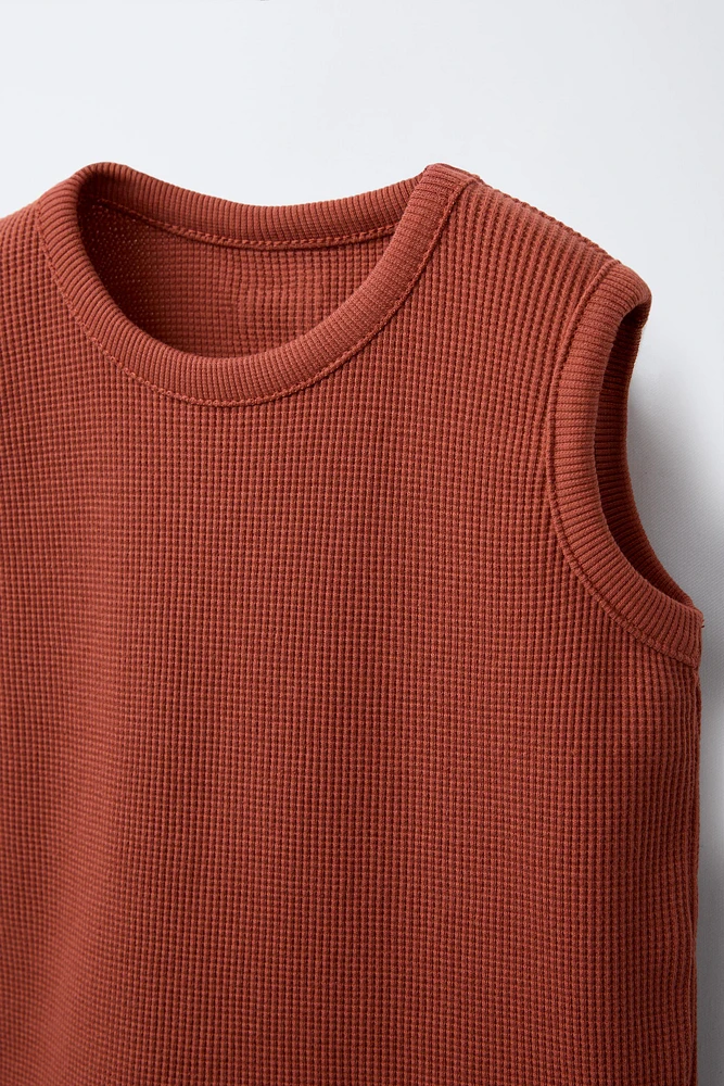 WAFFLE KNIT T-SHIRT AND BERMUDA JOGGING SET
