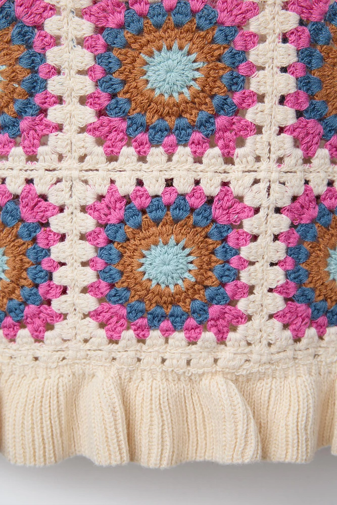 TOP EN MAILLE CROCHET À VOLANT