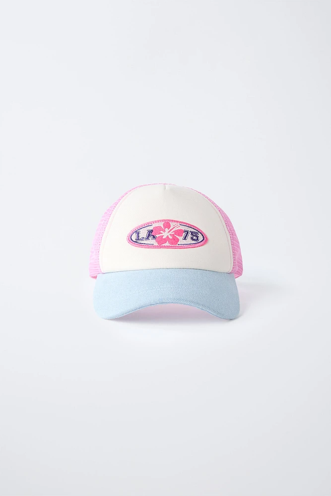 CASQUETTE EN RÉSILLE BRODÉE
